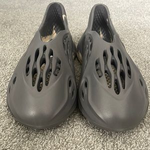 *REPLICA* Yeezy Foam RNNR